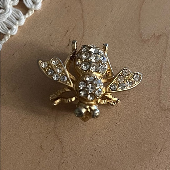 Vintage Bee Brooch - Picture 2 of 4